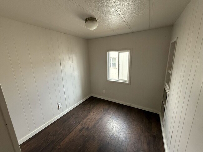 Building Photo - 1303 N College Ave