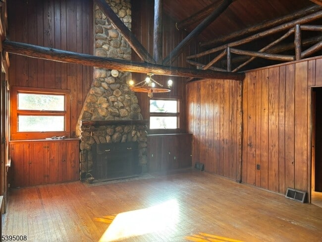 Building Photo - 251 Cupsaw Dr