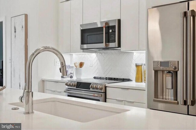 Building Photo - 2015 13th St NW