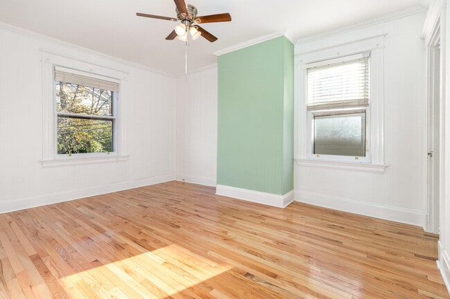 Building Photo - 1030 Vine St