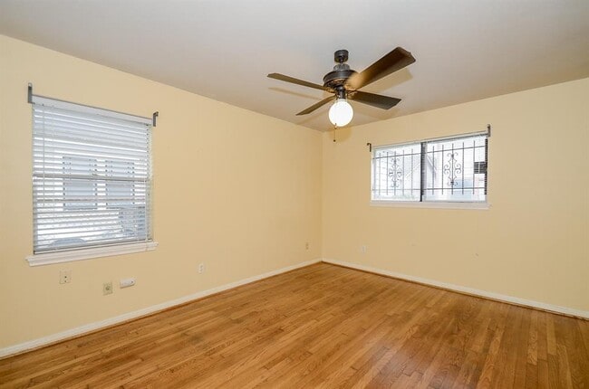Building Photo - 701 Redan St