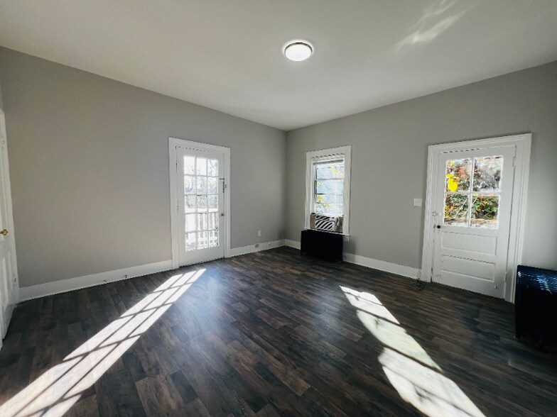 Building Photo - 503 Hanover St