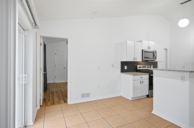 Building Photo - 38 Bud Field Dr