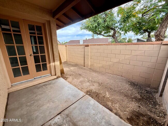 Building Photo - 14801 N 25th Dr