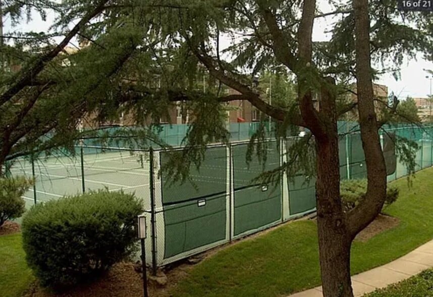 Building Photo - 75 S Reynolds St