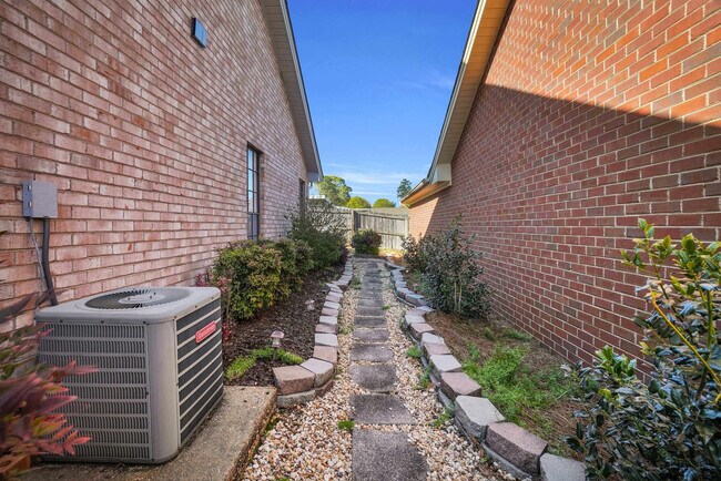 Building Photo - 4023 Ware Hill Dr