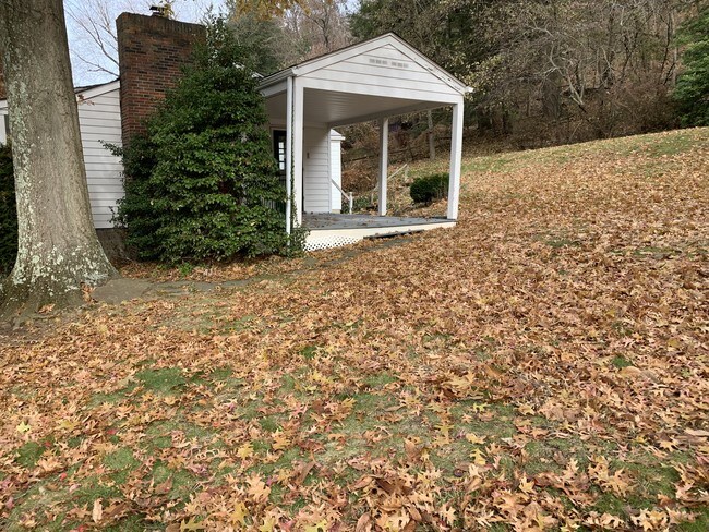 Covered Side Porch - 1947 Decatur Ave