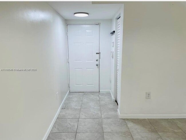Building Photo - 2600 S University Dr