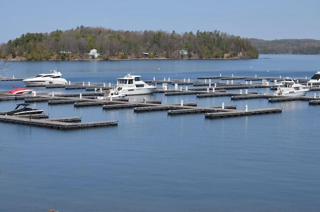 Building Photo - 55 Suncrest Terrace