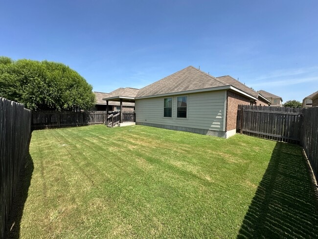 Building Photo - 909 Hartman Dr