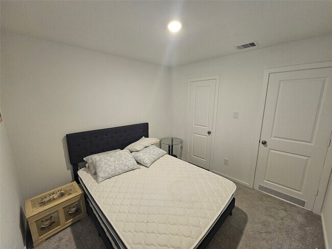 Building Photo - 28751 Texas Plns Dr