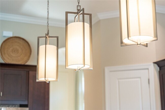 Building Photo - 8828 Savona Ct