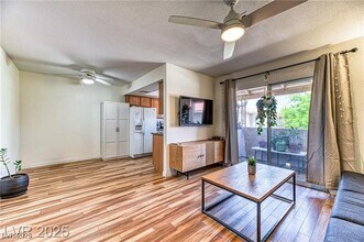 Building Photo - 7200 W Pirates Cove Rd