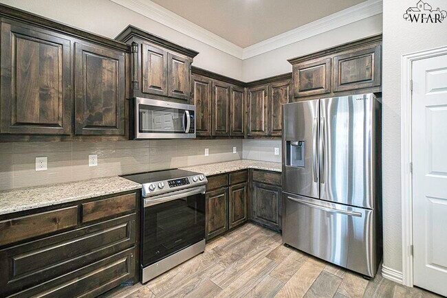Building Photo - 5007 Southfork Dr
