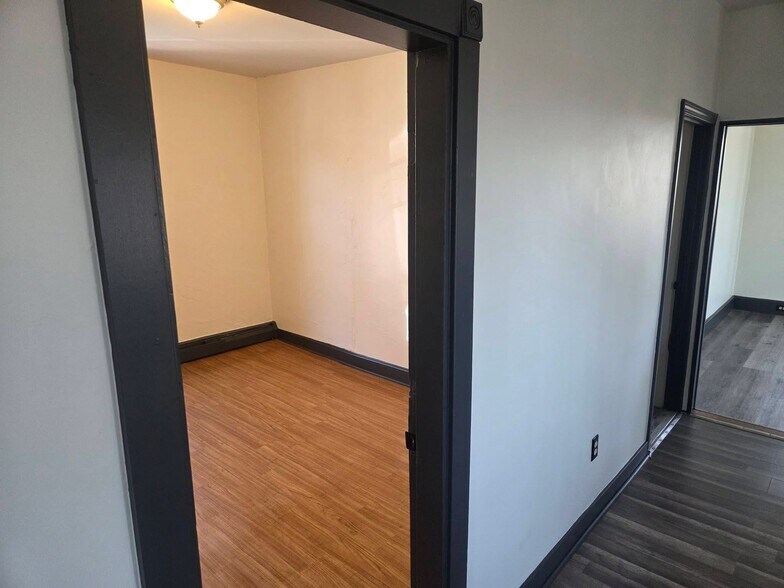 Building Photo - 25 Shepherd St