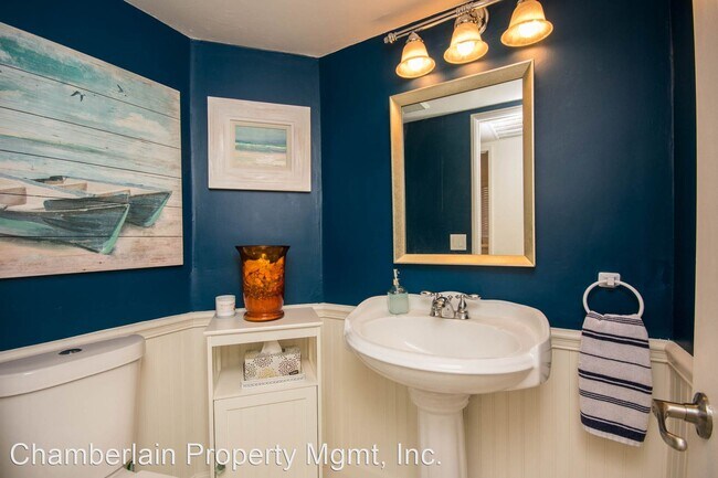 Building Photo - 4 br, 2.5 bath House - 1837 Paseo Del Lago...