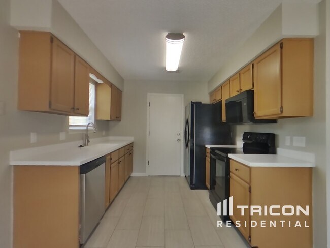Building Photo - 7774 Oregano Ct
