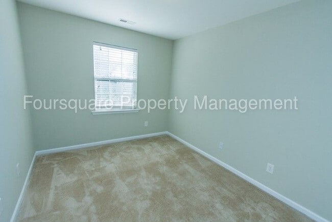 Building Photo - Room in Townhome on Ivy Wood Ln