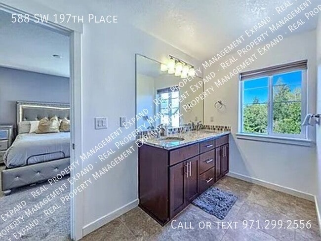 Building Photo - 588 SW 197th Pl