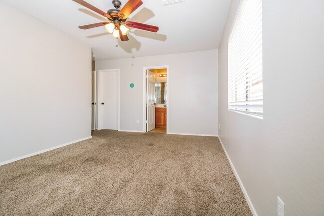 Building Photo - 12426 W Soledad St