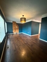 Building Photo - 406 E 43rd St