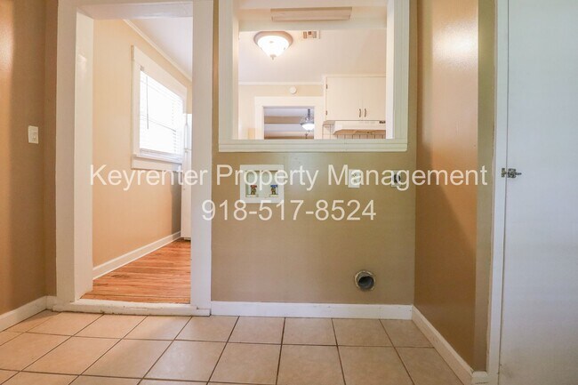 Building Photo - 412 N McKinley Ave