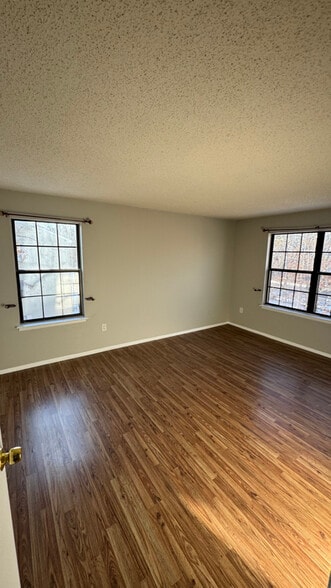 Building Photo - 24 Colonial Ct