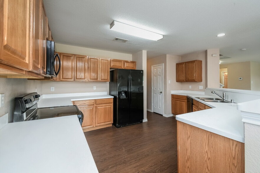 Building Photo - 5328 Nueces Ln