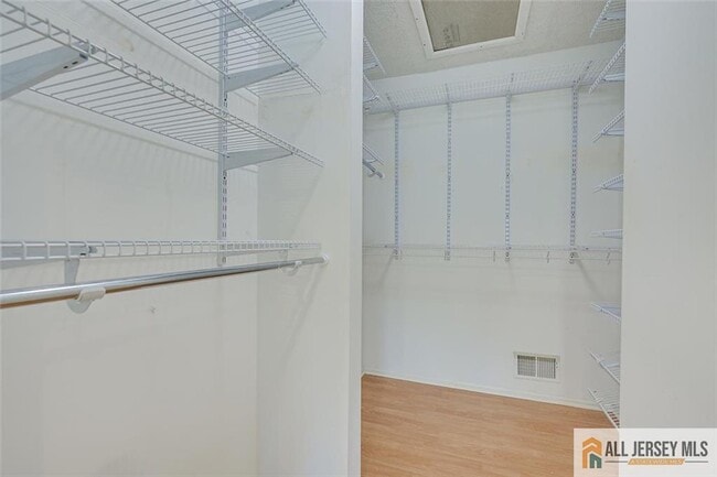 Building Photo - 268 Kempsey Dr