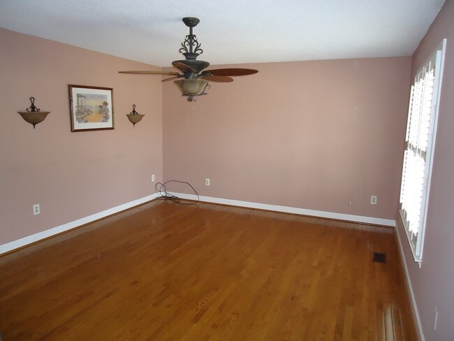 Building Photo - 805 Durango Ct