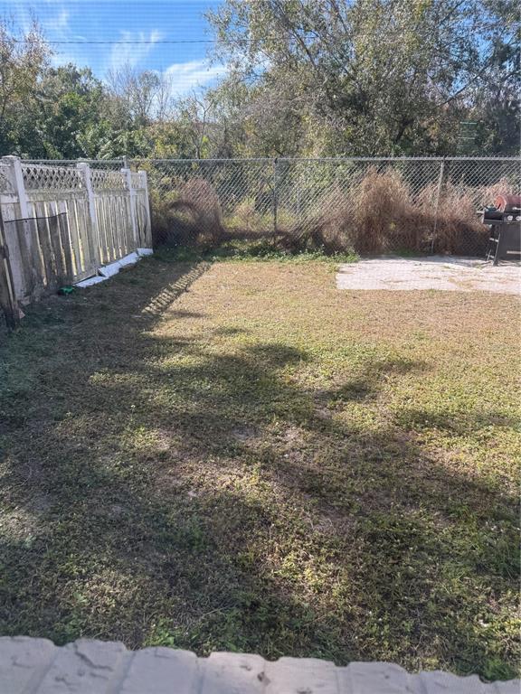 Building Photo - 7210 N Manhattan Ave