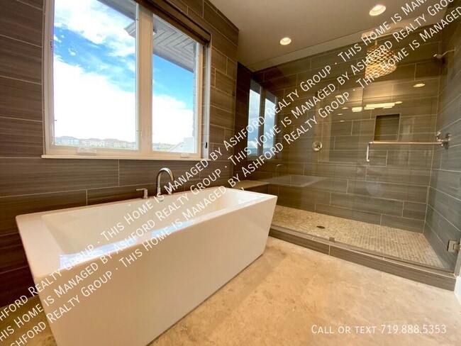 Building Photo - 1279 Foothills Farm Way