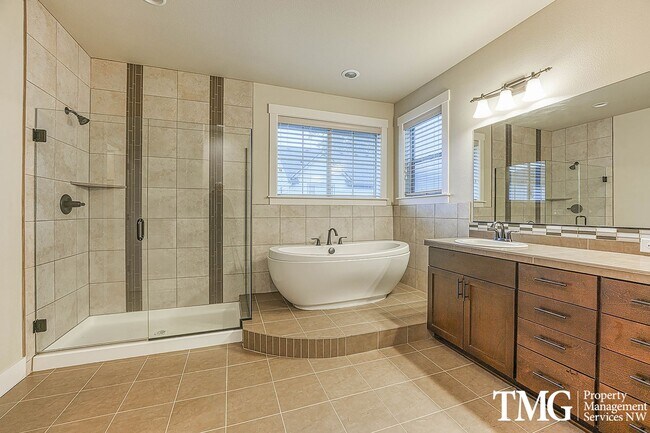 Building Photo - Spacious 4 BD Home with Private Backyard & Community Amenities!