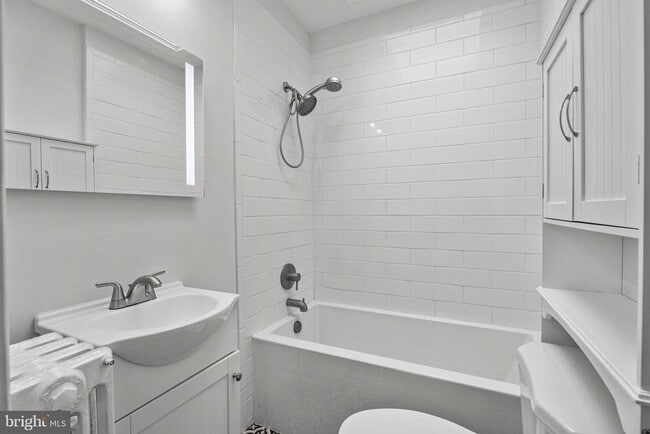 Building Photo - 87 E Butler Ave