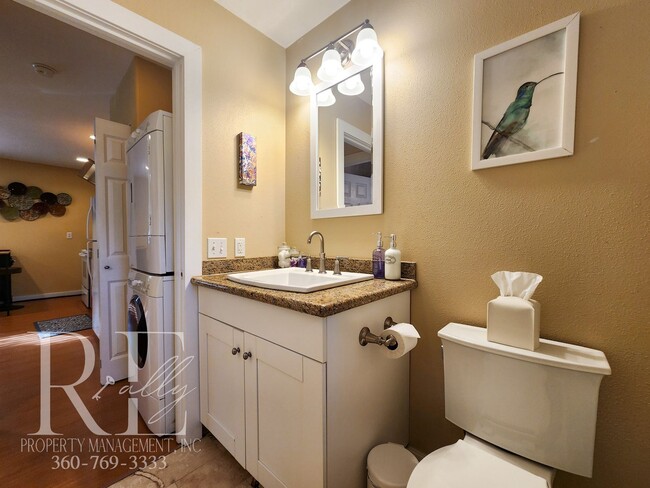 Building Photo - Fully Furnished Well Appointed Home