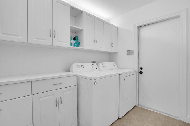 Building Photo - 112 Inner Harbour Way
