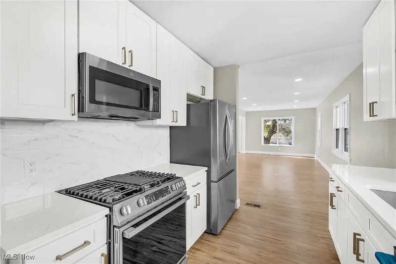 Building Photo - 3211 W 121st St