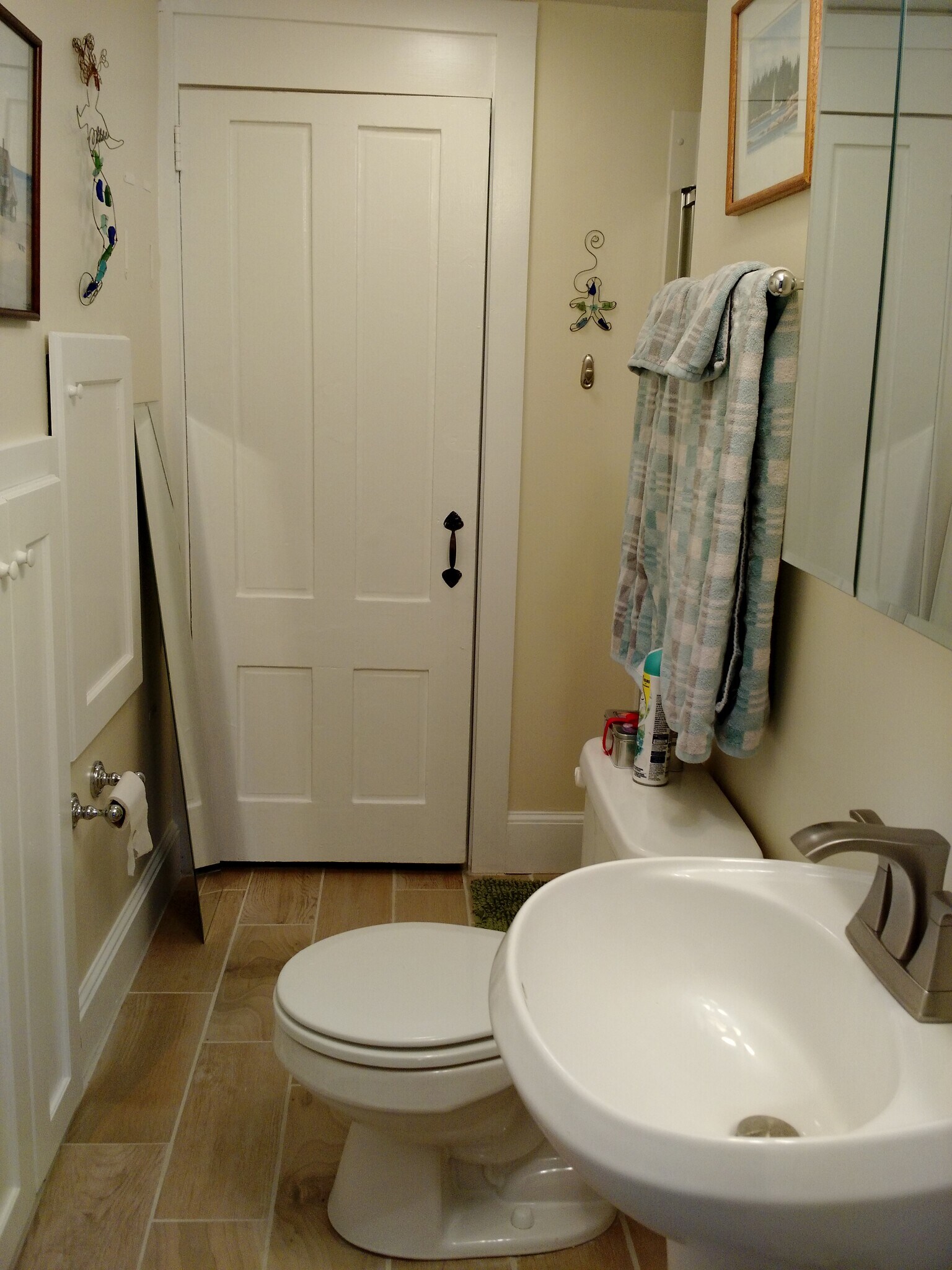 Building Photo - 405 The Hill