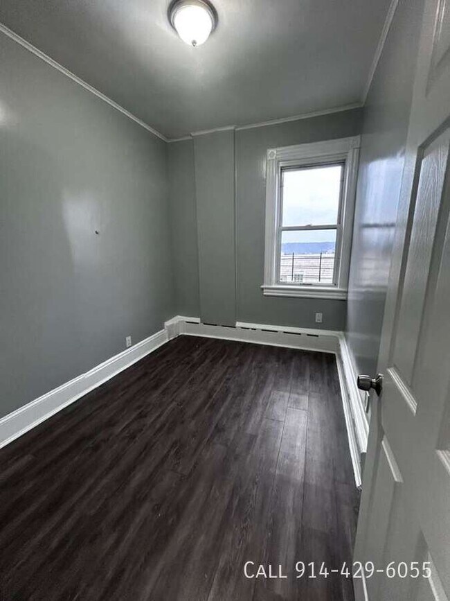 Building Photo - 34 Garfield St