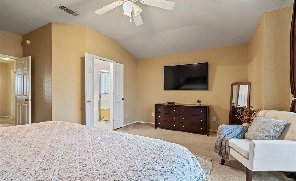 Building Photo - 2001 Schorn Dr