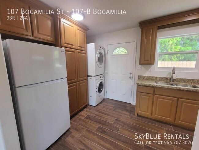 Building Photo - 107 Bogamilia St