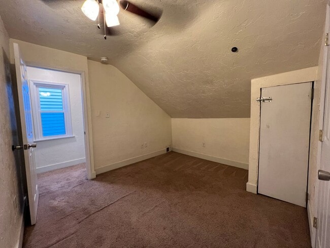 Building Photo - 3BR house in Southside Slopes