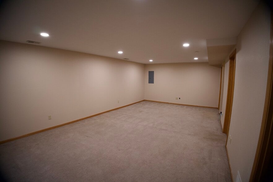 Building Photo - 1004 N 10th St