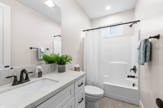 Building Photo - 5051 Savannah St