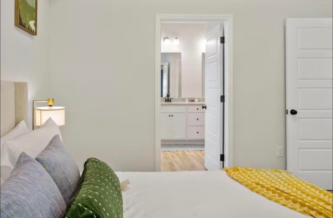 Building Photo - 2047 Hansel Hl Dr