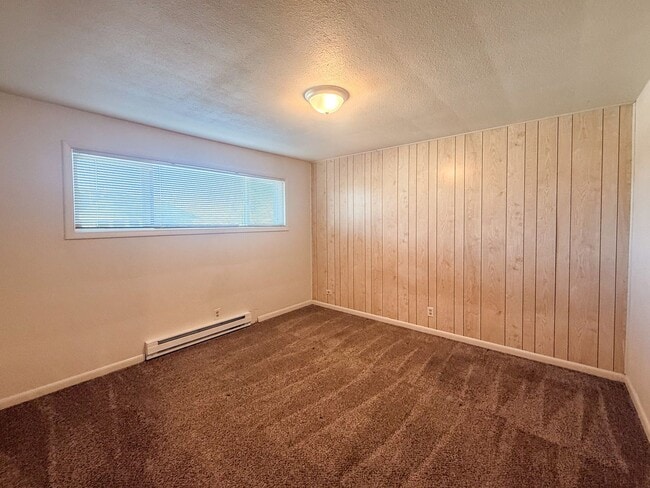 Building Photo - 227 24th St SE