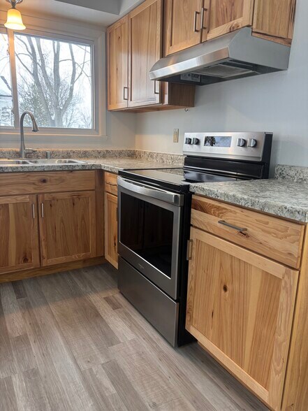 Building Photo - W557 Mary Ln