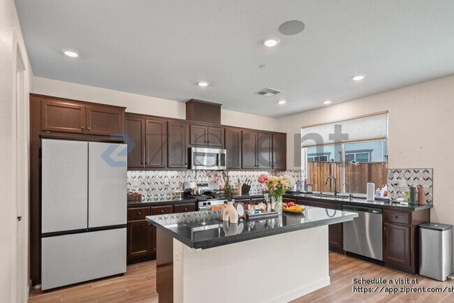 Building Photo - 5378 Shenandoah Vly Ln