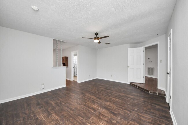 Building Photo - 14802 Scotter Dr