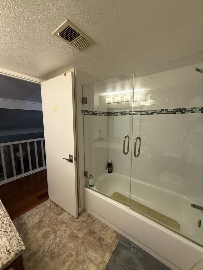 Building Photo - 67 Exeter Ln